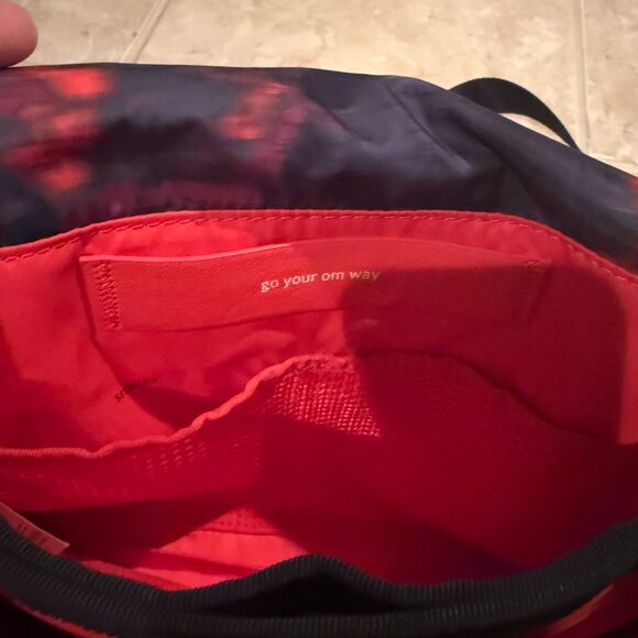 Lululemon | Party Om Crossbody Bag | Simple Blooms Regal Plum Multi/Naval Blue - Picture 8 of 16